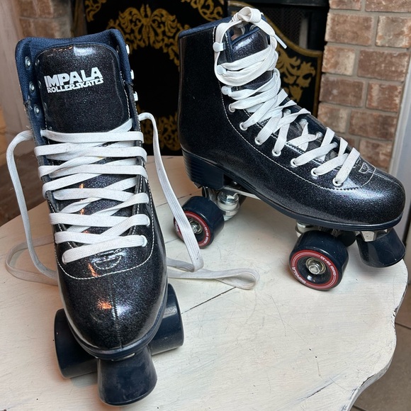 Impala Black Roller Skates - Picture 1 of 8